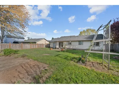 658 SE Debbie Street Mcminnville OR 97128