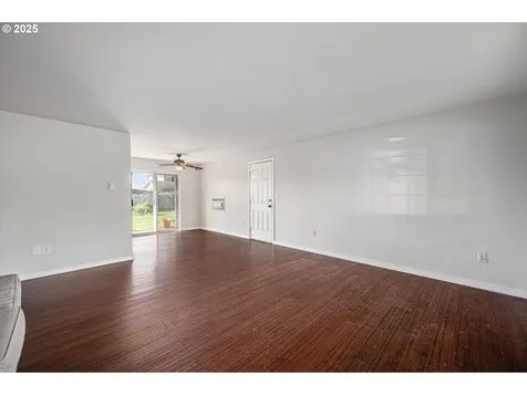 658 SE Debbie Street Mcminnville OR 97128