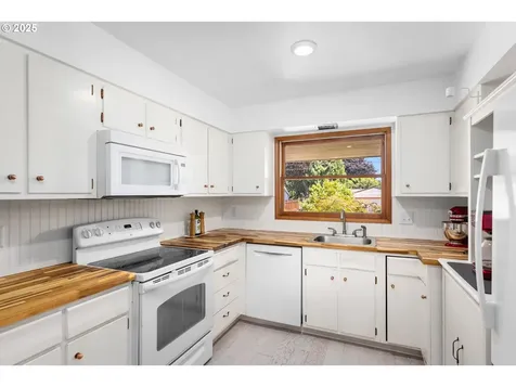 425 NW Angeline Avenue Gresham OR 97030