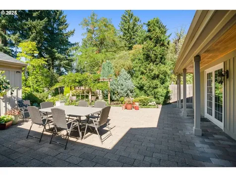 1405 Cherry Crest Avenue Lake Oswego OR 97034