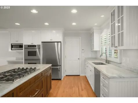 1405 Cherry Crest Avenue Lake Oswego OR 97034