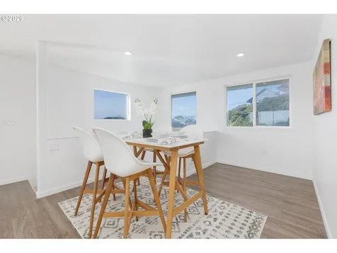 563/565 SW 4th Street Newport OR 97365