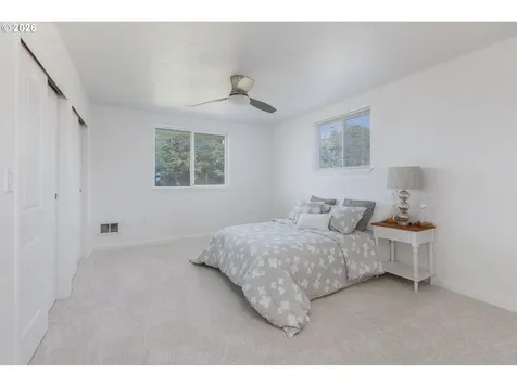 563/565 SW 4th Street Newport OR 97365