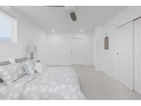 563/565 SW 4th Street Newport OR 97365