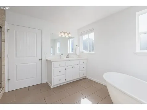 563/565 SW 4th Street Newport OR 97365
