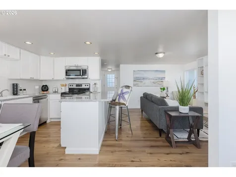 563/565 SW 4th Street Newport OR 97365