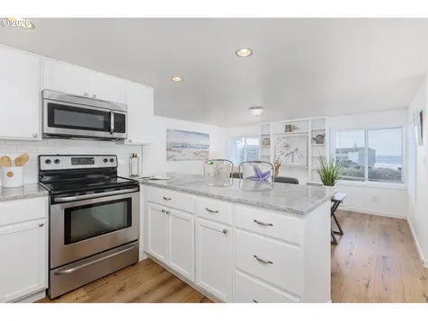 563/565 SW 4th Street Newport OR 97365