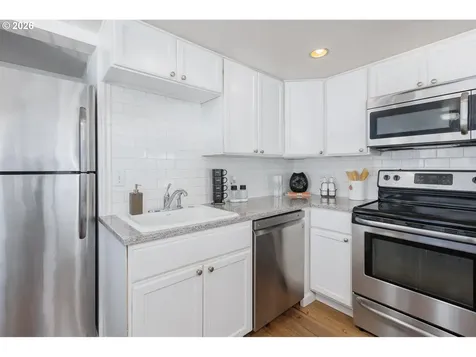 563/565 SW 4th Street Newport OR 97365