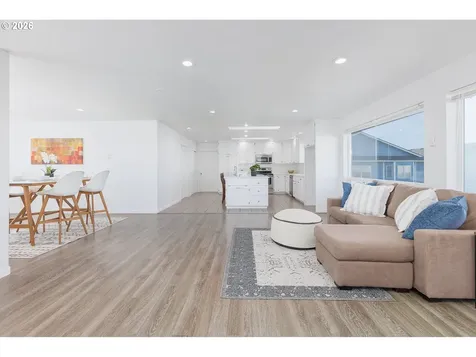563/565 SW 4th Street Newport OR 97365