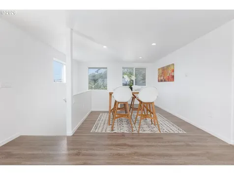 563/565 SW 4th Street Newport OR 97365