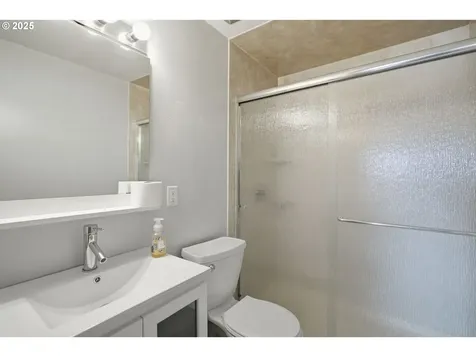 3272 Admiral Street Eugene OR 97404