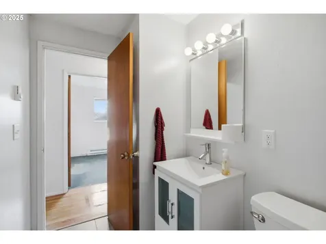 3272 Admiral Street Eugene OR 97404