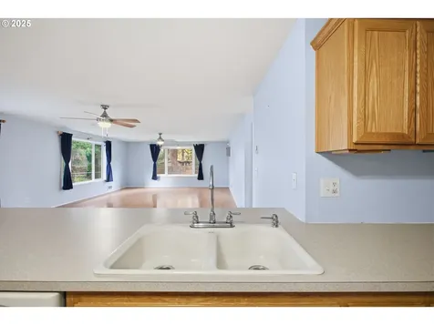 3272 Admiral Street Eugene OR 97404