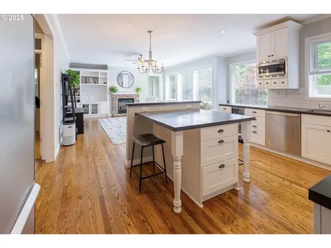 6424 SW Flower Street Portland OR 97221