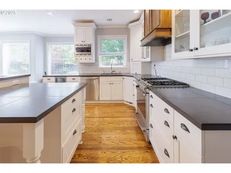 6424 SW Flower Street Portland OR 97221