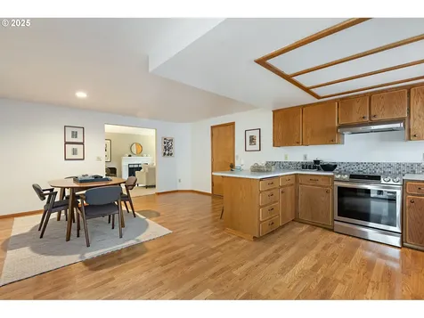 8927 SW 50th Avenue Portland OR 97219