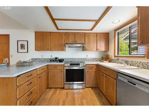 8927 SW 50th Avenue Portland OR 97219
