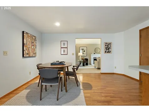 8927 SW 50th Avenue Portland OR 97219