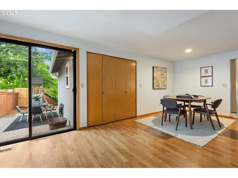 8927 SW 50th Avenue Portland OR 97219