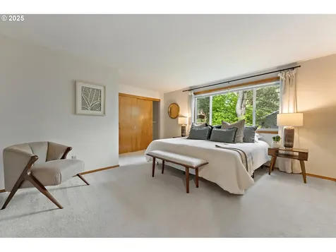 8927 SW 50th Avenue Portland OR 97219