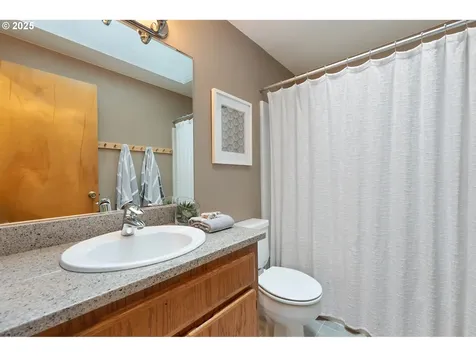 8927 SW 50th Avenue Portland OR 97219