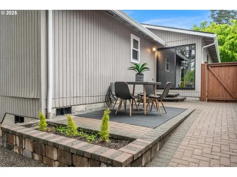 8927 SW 50th Avenue Portland OR 97219