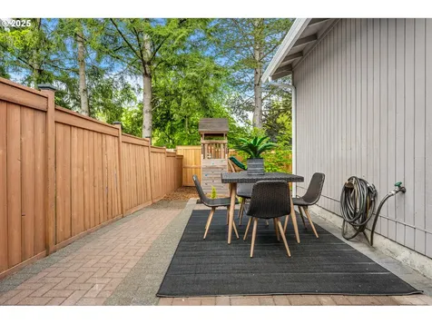 8927 SW 50th Avenue Portland OR 97219