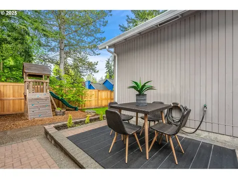 8927 SW 50th Avenue Portland OR 97219