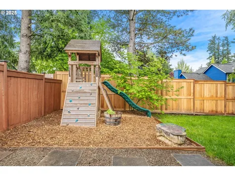 8927 SW 50th Avenue Portland OR 97219