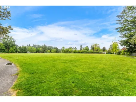 8927 SW 50th Avenue Portland OR 97219