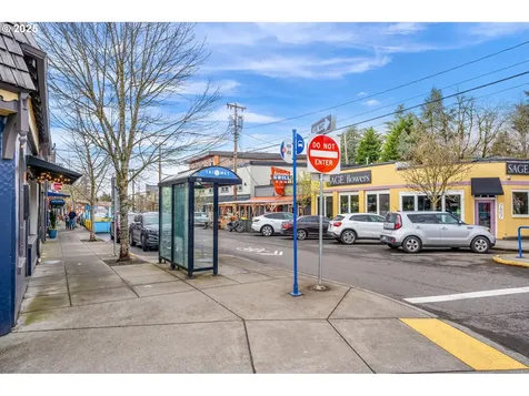 8927 SW 50th Avenue Portland OR 97219