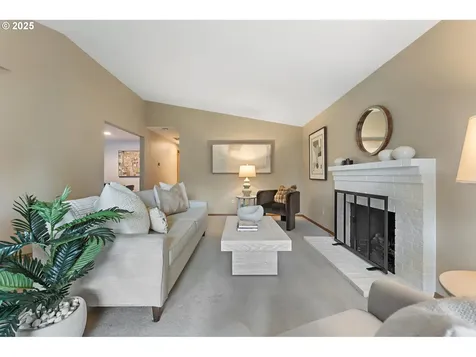 8927 SW 50th Avenue Portland OR 97219