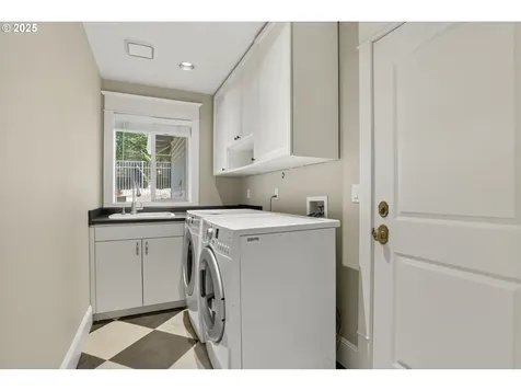 2541 NW Pinnacle Drive Portland OR 97229