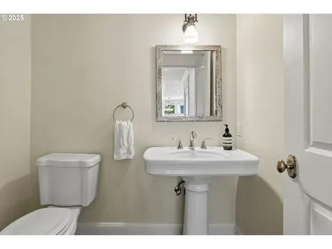 2541 NW Pinnacle Drive Portland OR 97229