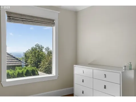2541 NW Pinnacle Drive Portland OR 97229
