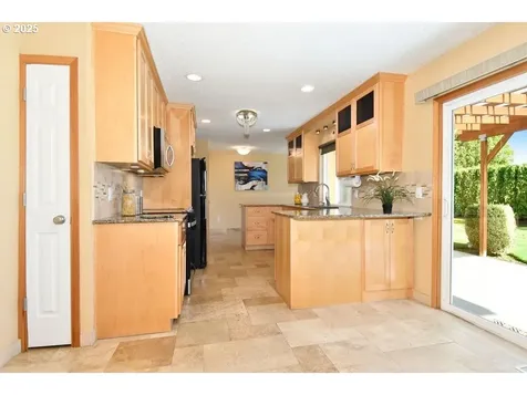 1350 NE Cochran Drive Gresham OR 97030