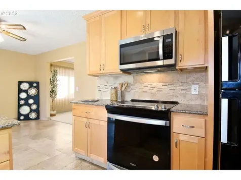 1350 NE Cochran Drive Gresham OR 97030