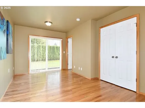 1350 NE Cochran Drive Gresham OR 97030