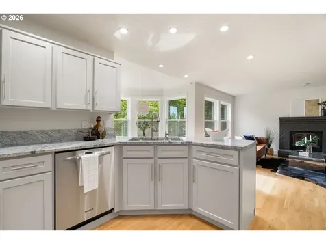 17 Grouse Terrace Lake Oswego OR 97035