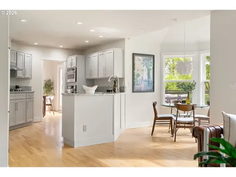 17 Grouse Terrace Lake Oswego OR 97035