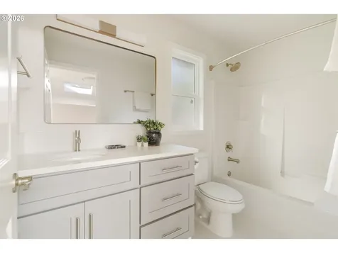 17 Grouse Terrace Lake Oswego OR 97035