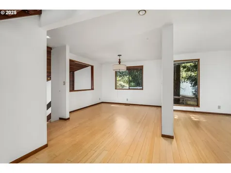 4945 Fox Hollow Road Eugene OR 97405