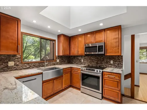 4945 Fox Hollow Road Eugene OR 97405