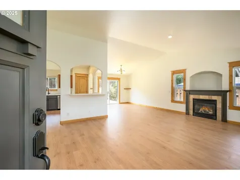 3307 NE Grandhaven Drive Mcminnville OR 97128