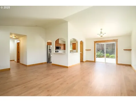 3307 NE Grandhaven Drive Mcminnville OR 97128