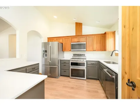 3307 NE Grandhaven Drive Mcminnville OR 97128