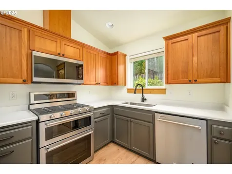 3307 NE Grandhaven Drive Mcminnville OR 97128