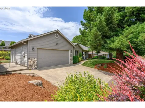 3307 NE Grandhaven Drive Mcminnville OR 97128