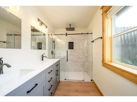 3307 NE Grandhaven Drive Mcminnville OR 97128