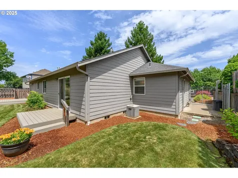 3307 NE Grandhaven Drive Mcminnville OR 97128